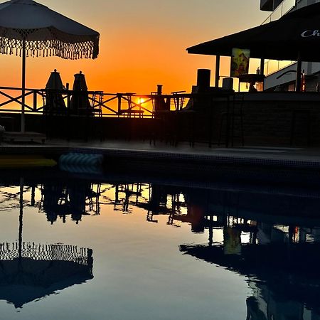 Suhan Seaport Hotel Кушадасъ Екстериор снимка