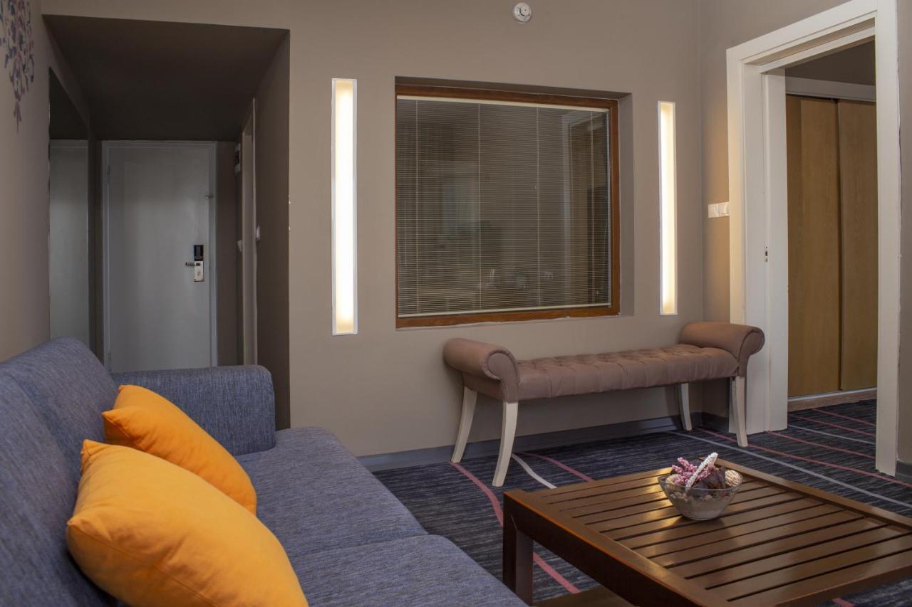 Suhan Seaport Hotel Кушадасъ Екстериор снимка