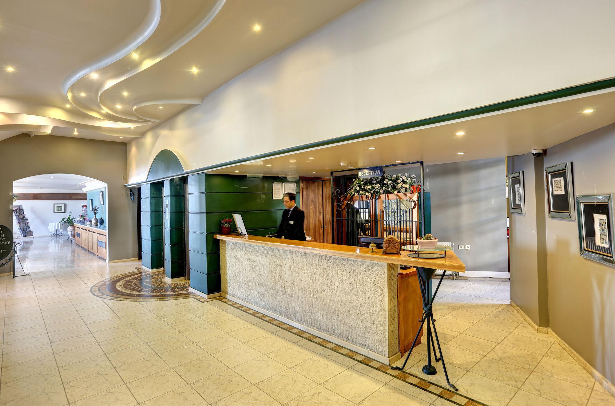 Suhan Seaport Hotel Кушадасъ Екстериор снимка
