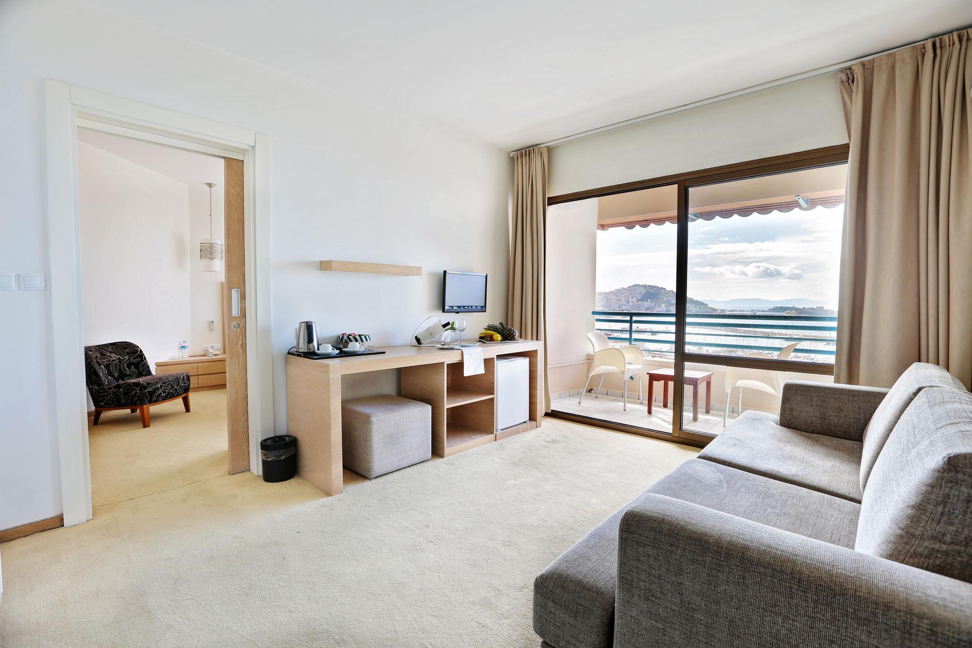 Suhan Seaport Hotel Кушадасъ Екстериор снимка