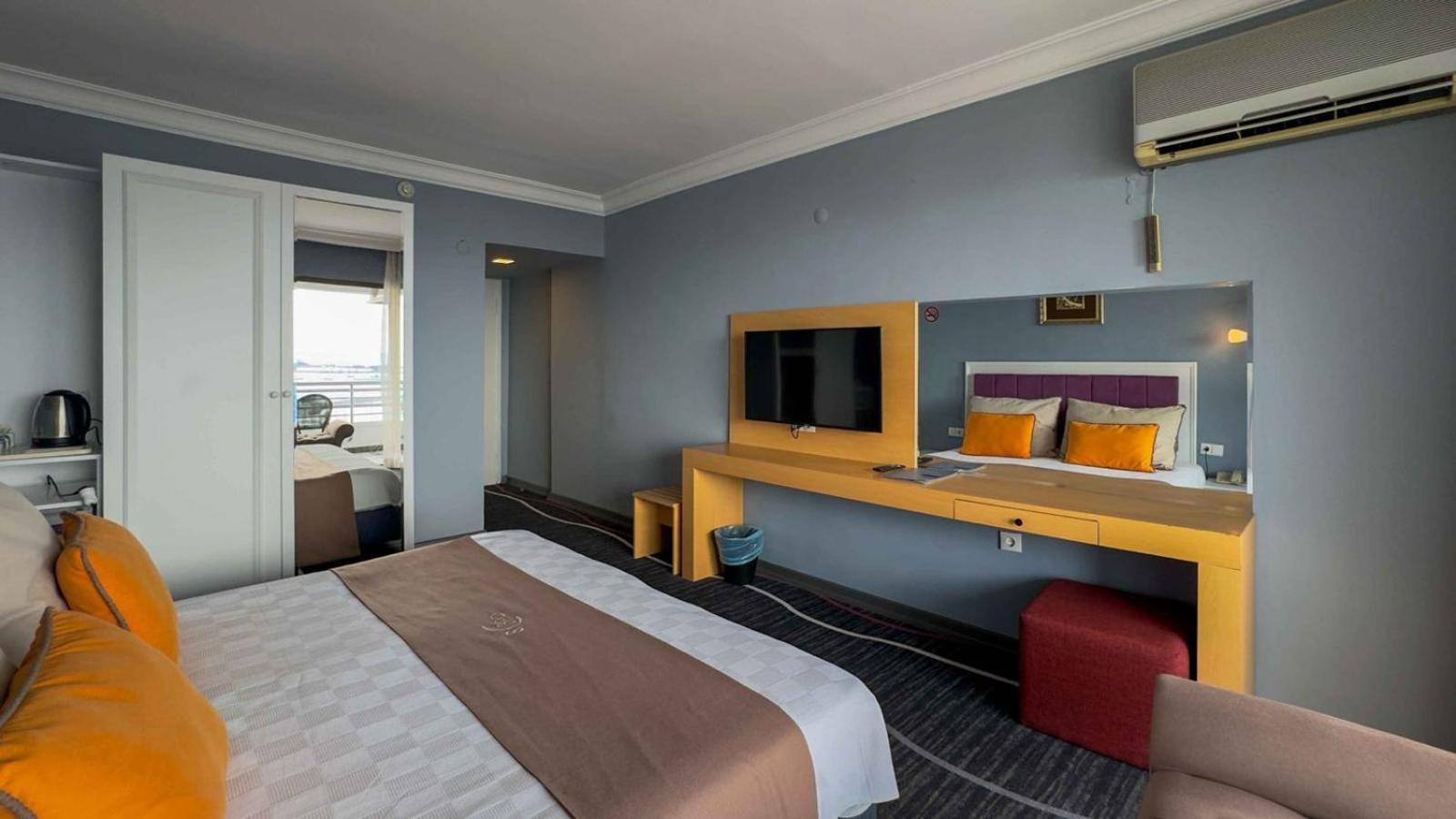 Suhan Seaport Hotel Кушадасъ Екстериор снимка