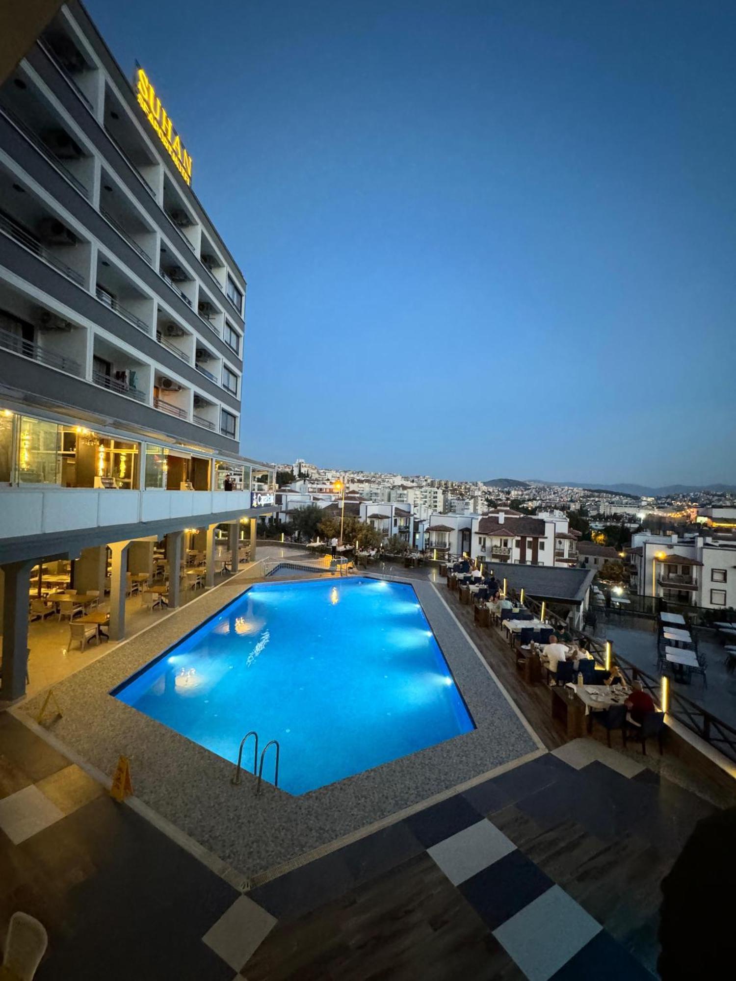 Suhan Seaport Hotel Кушадасъ Екстериор снимка