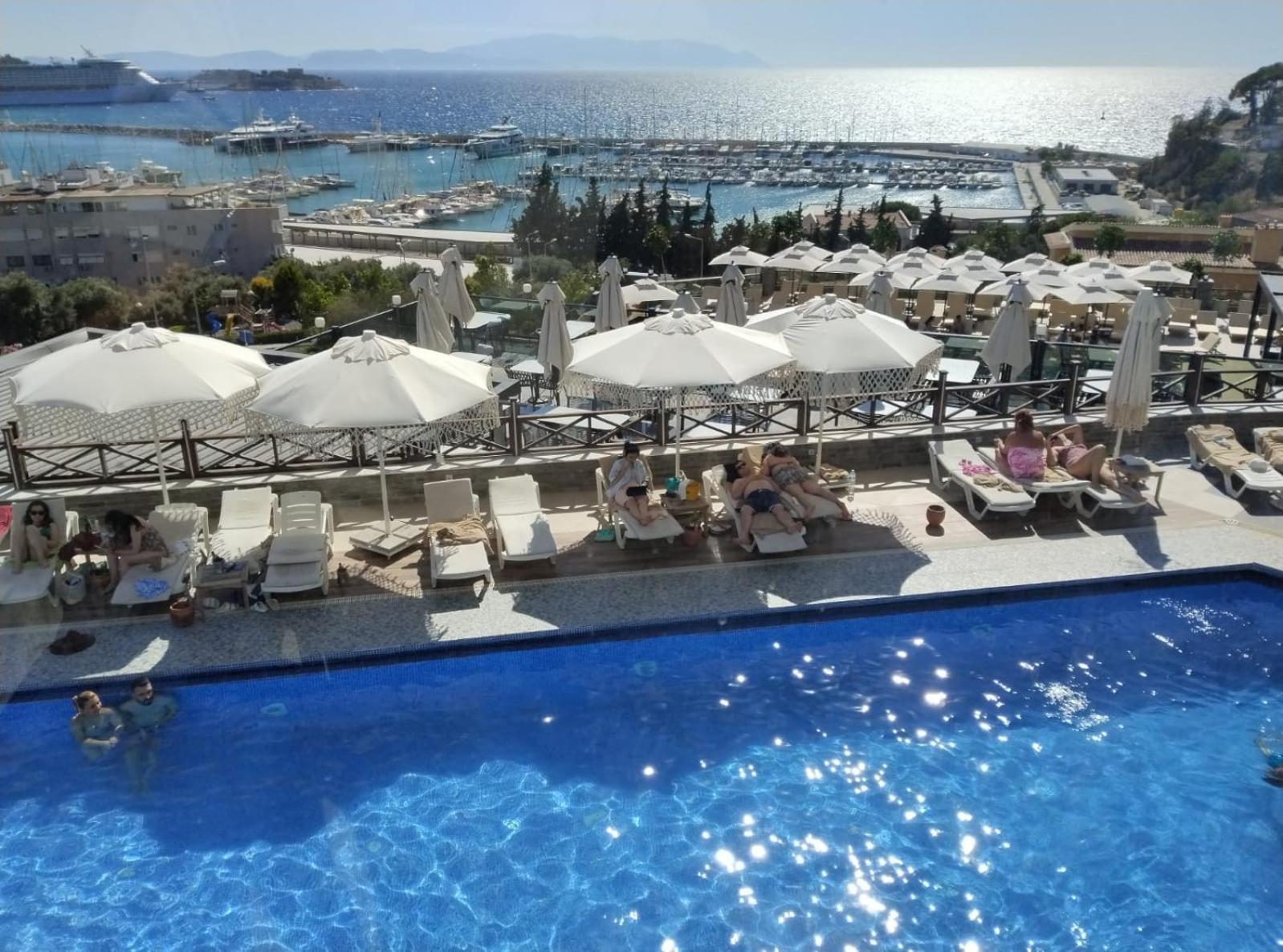 Suhan Seaport Hotel Кушадасъ Екстериор снимка