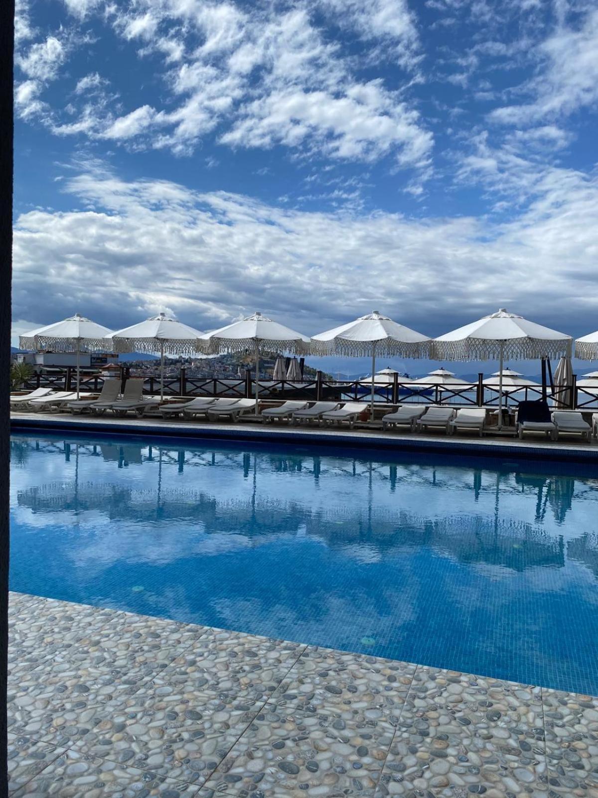 Suhan Seaport Hotel Кушадасъ Екстериор снимка