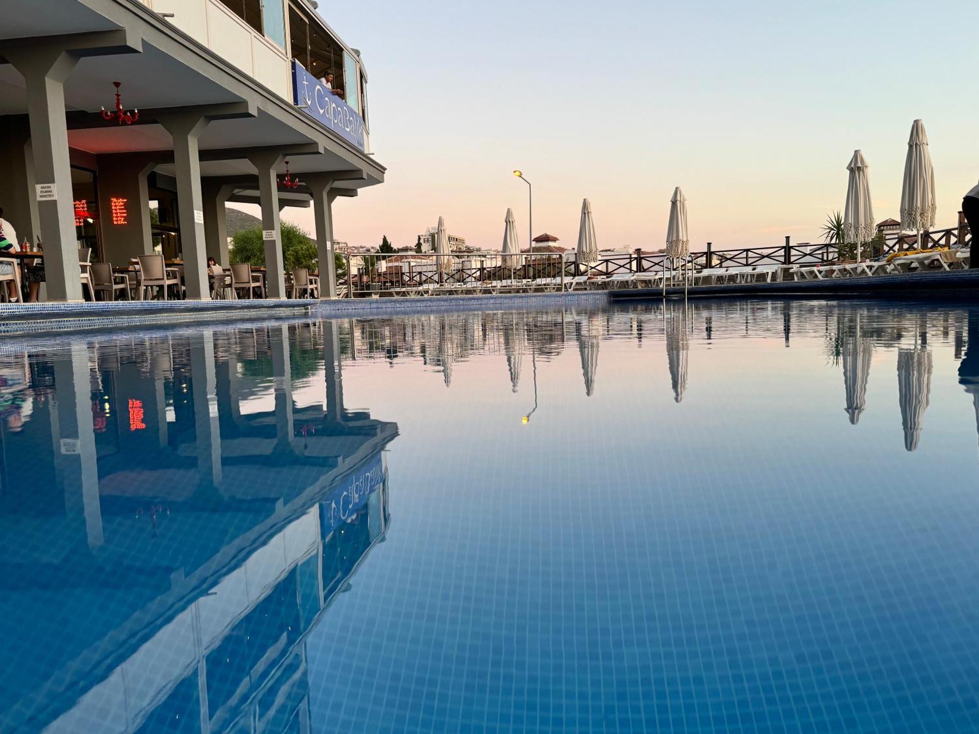 Suhan Seaport Hotel Кушадасъ Екстериор снимка