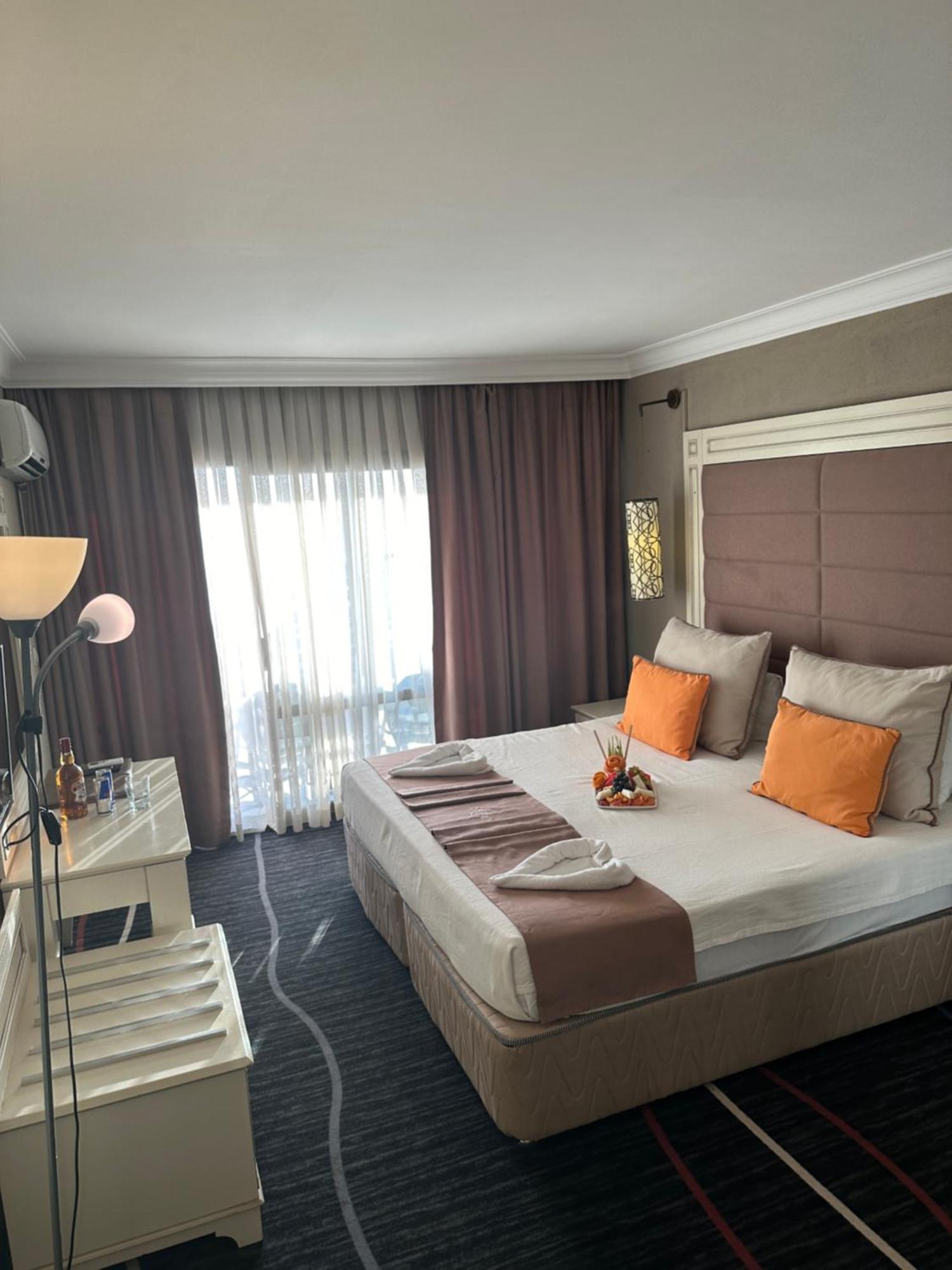 Suhan Seaport Hotel Кушадасъ Екстериор снимка