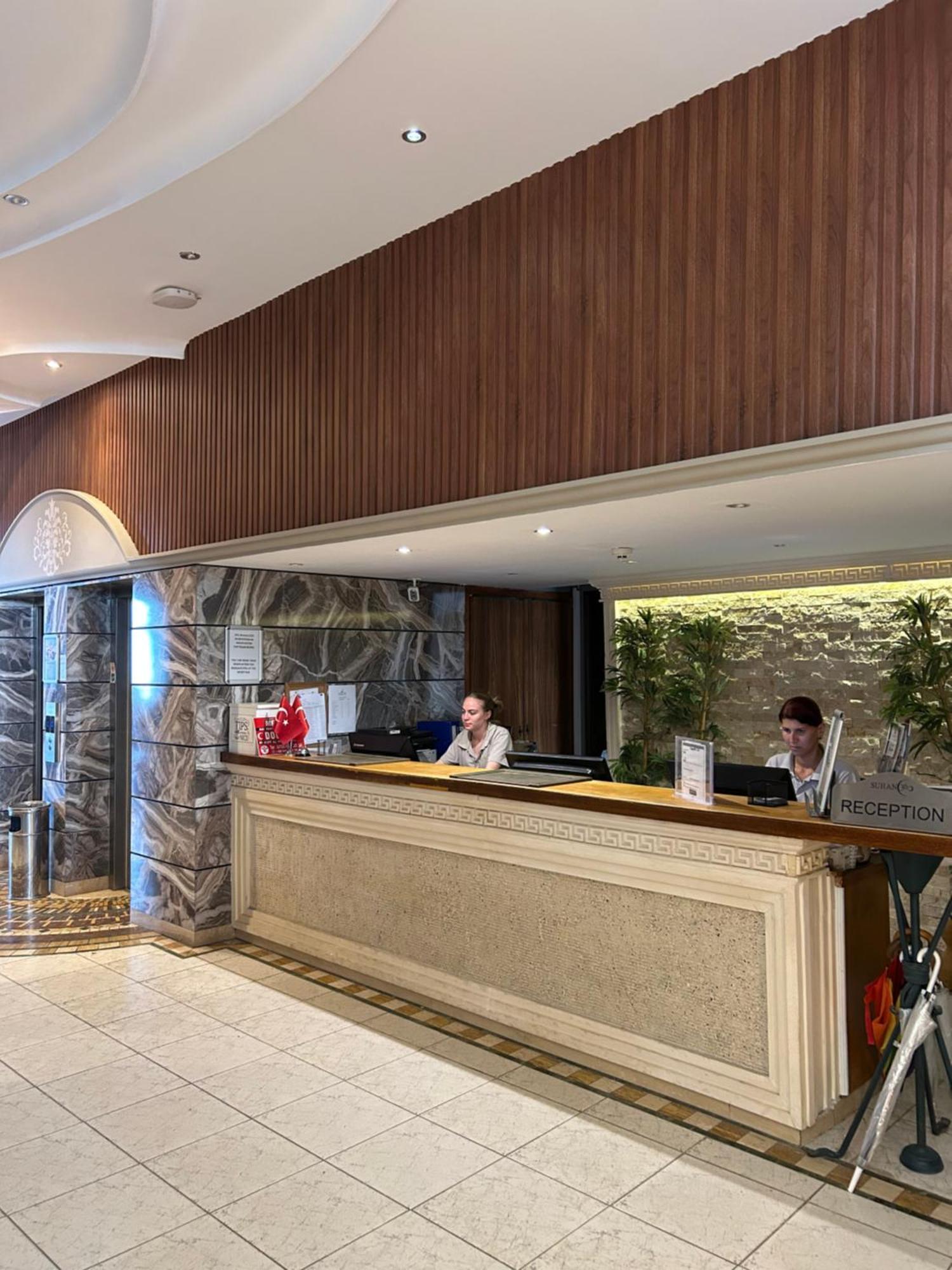 Suhan Seaport Hotel Кушадасъ Екстериор снимка